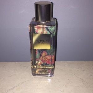 Victoria's Secret fragrance mist